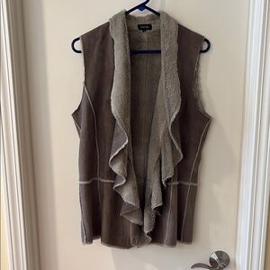 EUC gray faux fur/faux suede vest